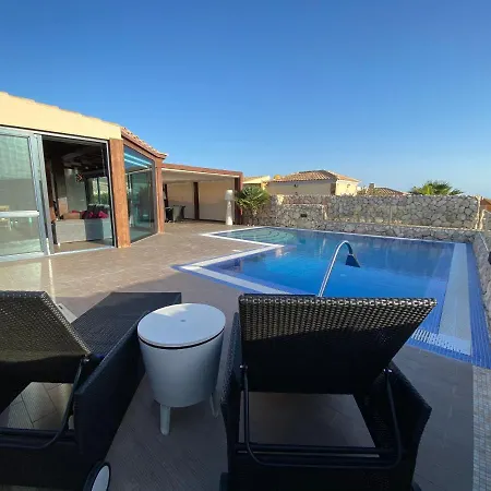 Loba With Private Pool * קוסטה קלמה