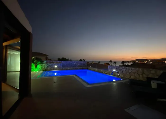 Loba With Private Pool Villa